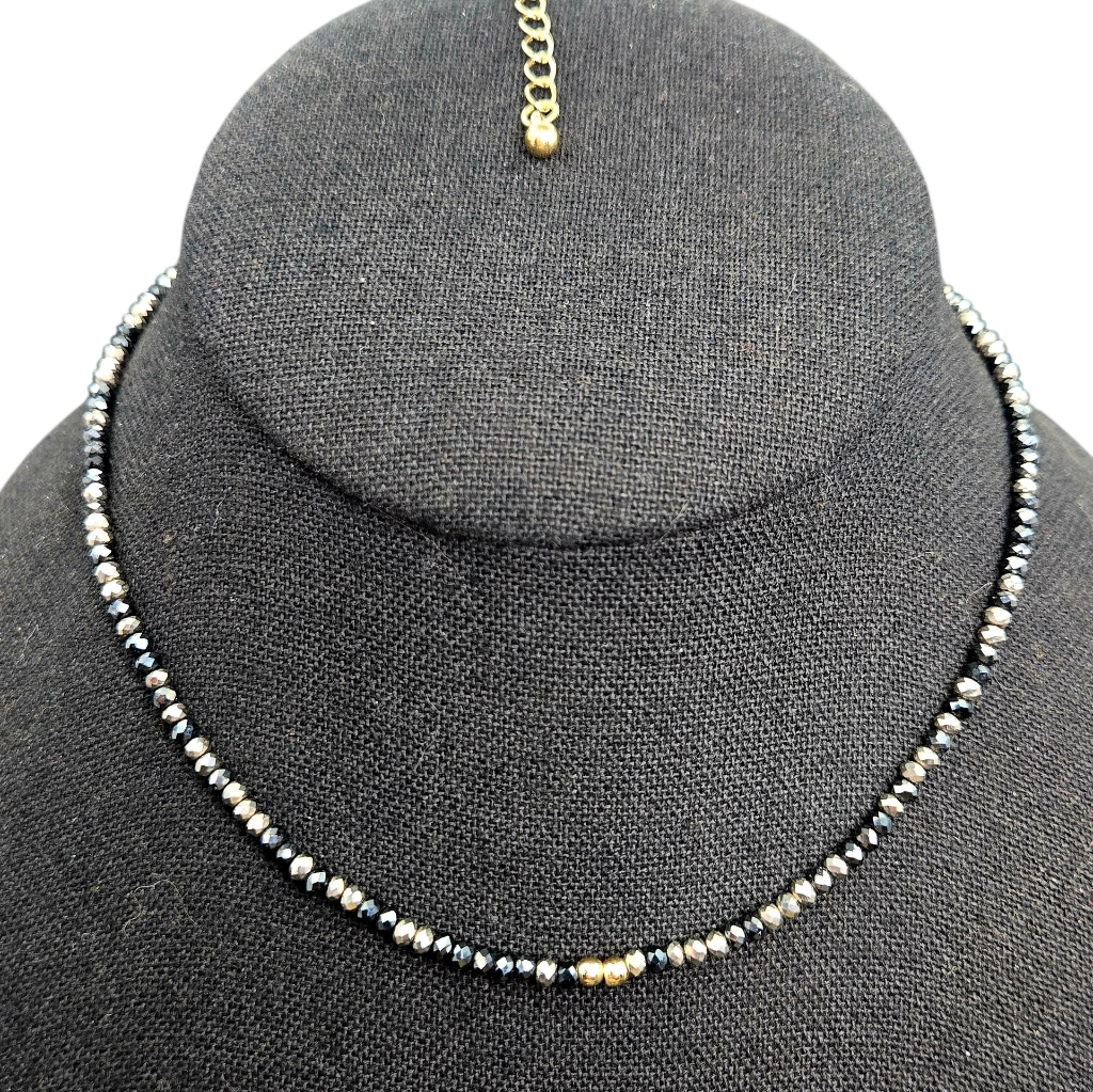 Jj Signed Silver Blue Metallic Facet Stone Necklace 10$